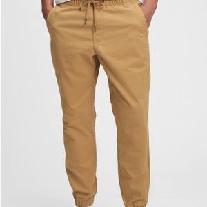Gap Khaki Jogger in size medium